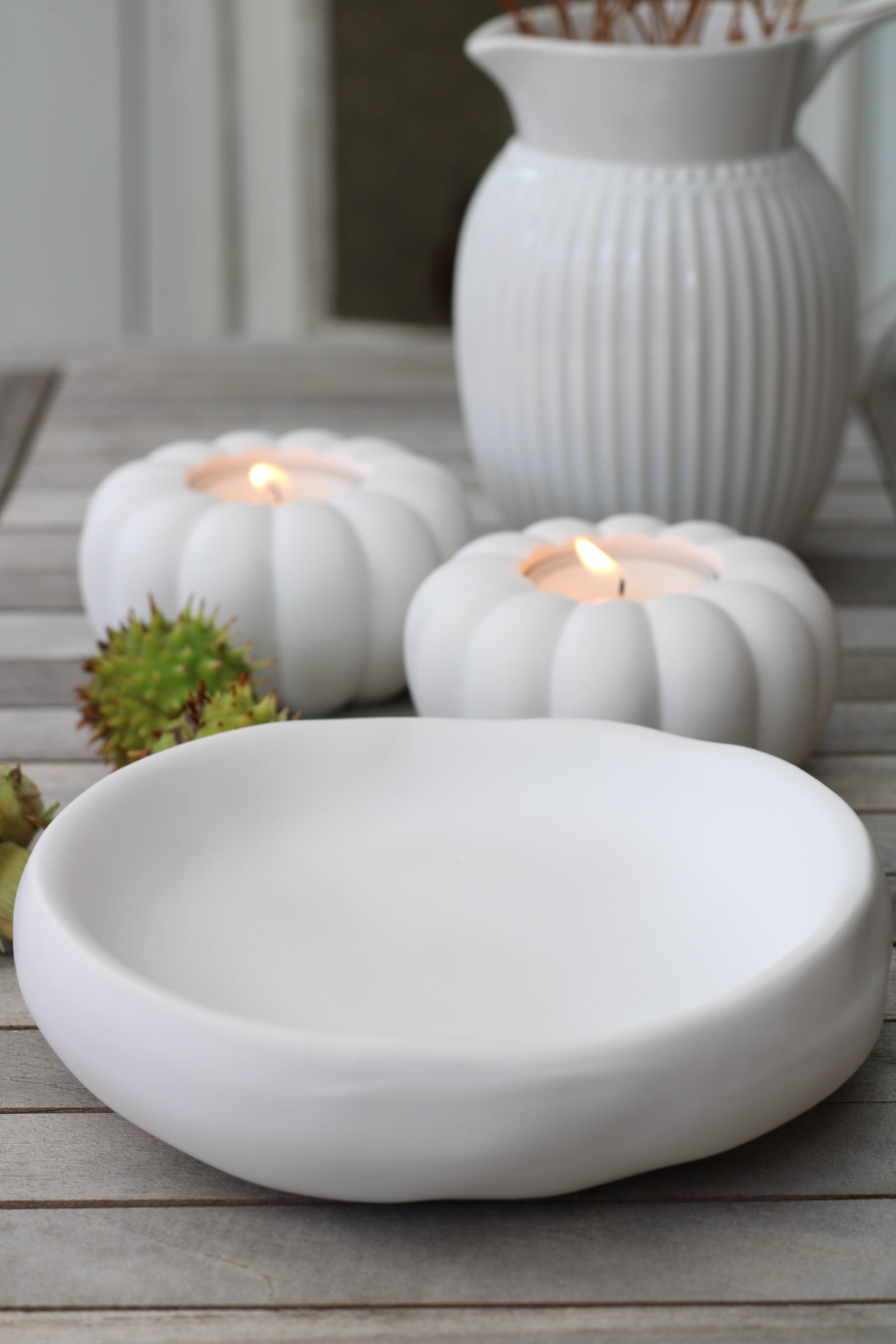 Tabletts, Schalen und Dekoration