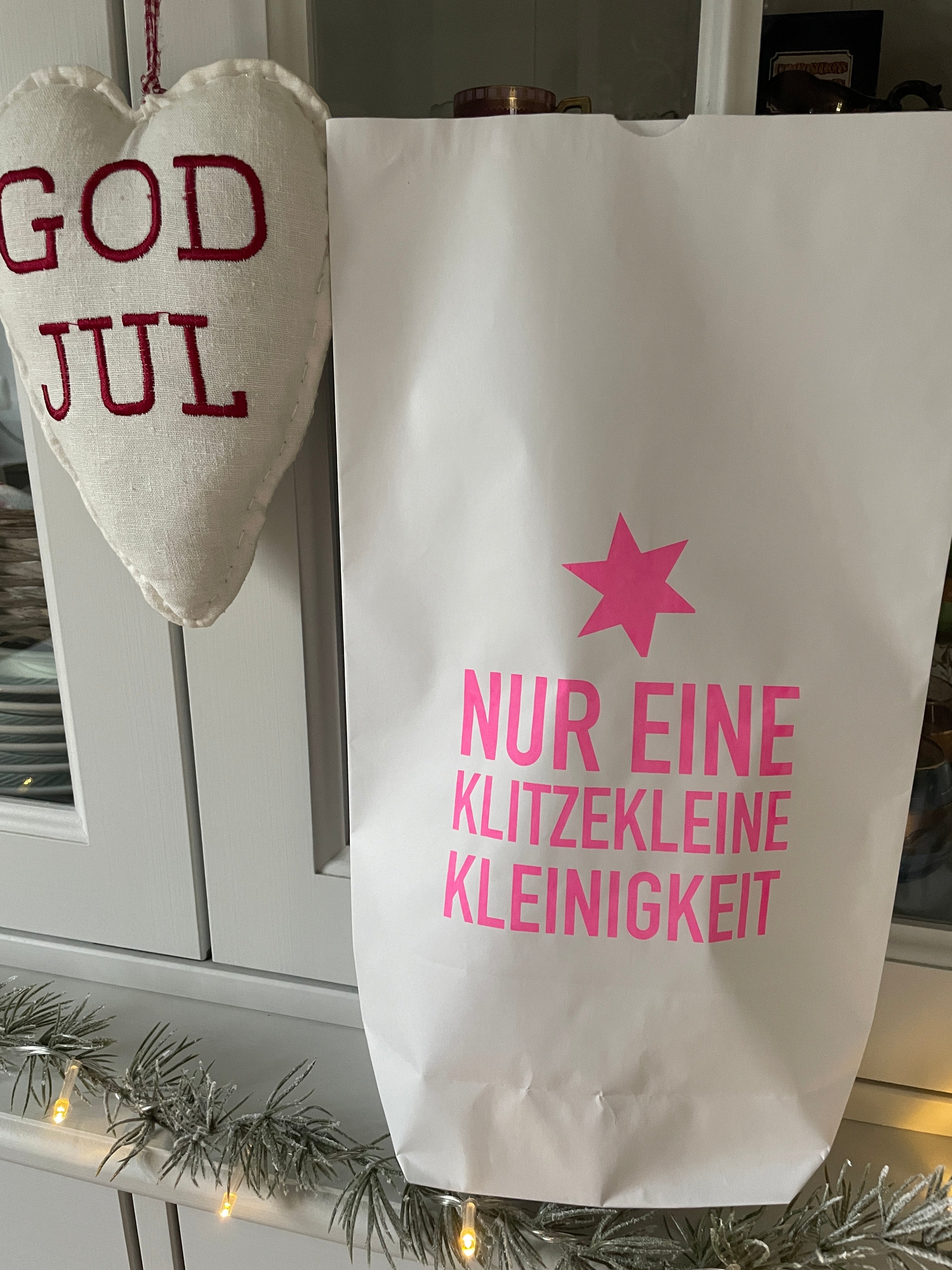 Paperbag Small - NUR EINE KLITZEKLEINE KLEINIGKEIT